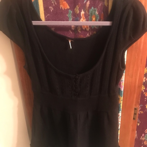 Free People black short sleeve sweater - Picture 1 of 5